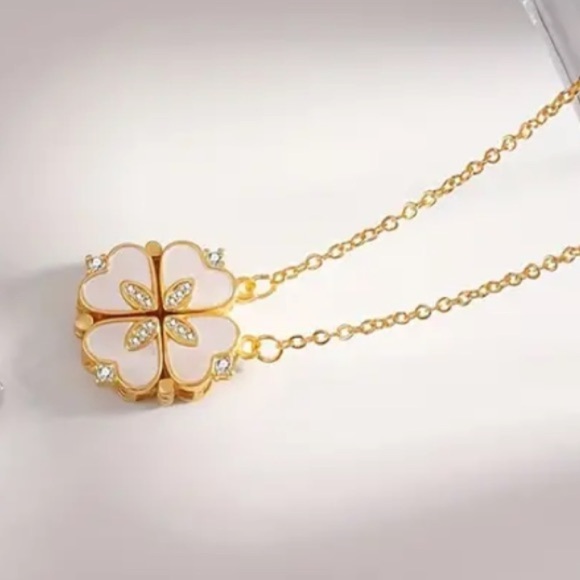 Exquisite High-End Magnetic Heart Four Leaf Clover Golden-Toned Pendant Necklace - Picture 5 of 8